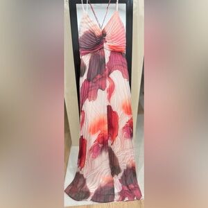 NWT Express Pink/Red Printed Pleated Maxi Dress. Size Small